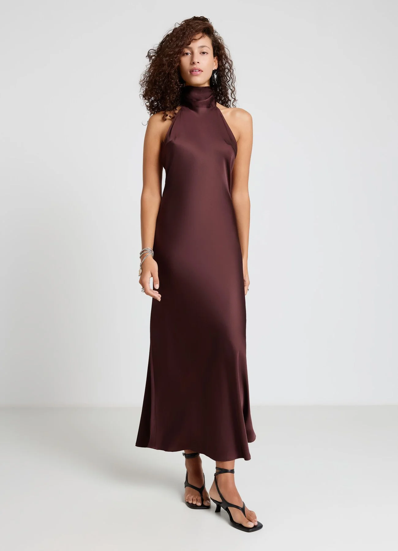 Vestito lungo all'americana con fiocco