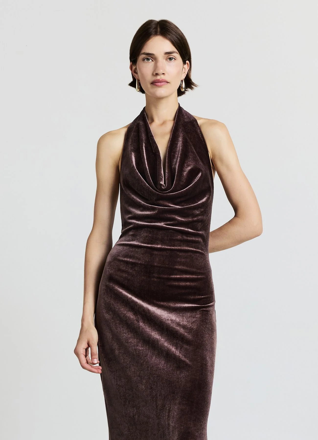 Vestito lungo con scollo drappeggiato