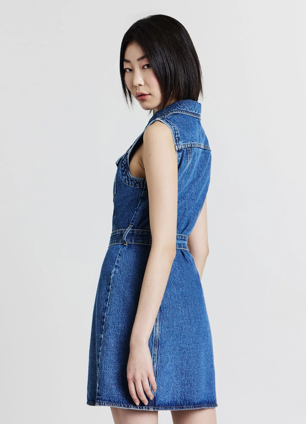 Vestito smanicato in denim - Image 2